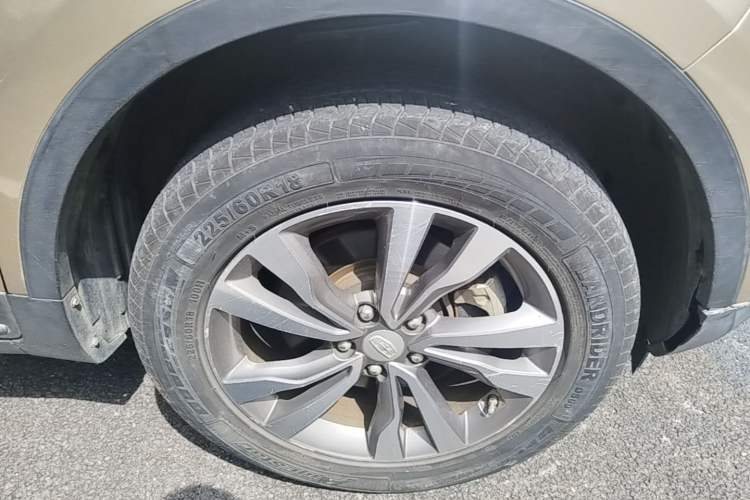 Used Geely Auto Emgrand X7 Sport 2016 1.8TD Automatic All-Wheel-Drive ZhiZun Edition Right Front Wheel Hub