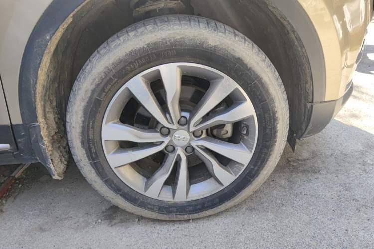 Used Geely Auto Emgrand X7 Sport 2016 1.8TD Automatic Smart Model Right Front Wheel Hub