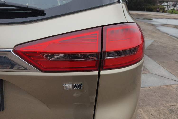 Used Geely Auto Emgrand X7 Sport 2016 1.8TD Automatic Smart Connectivity Version Right Rear Taillight