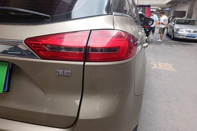 Used Geely Auto Emgrand X7 Sport 2016 1.8TD Automatic ZhiShang Model Right Rear Taillight