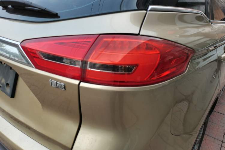 Used Geely Auto Emgrand X7 Sport 2016 1.8TD Automatic Smart Connectivity Version Right Rear Taillight