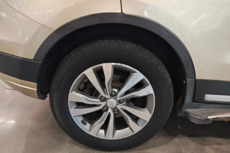Used Geely Auto Emgrand X7 Sport 2016 1.8TD Automatic Smart Model Right Rear Wheel Hub
