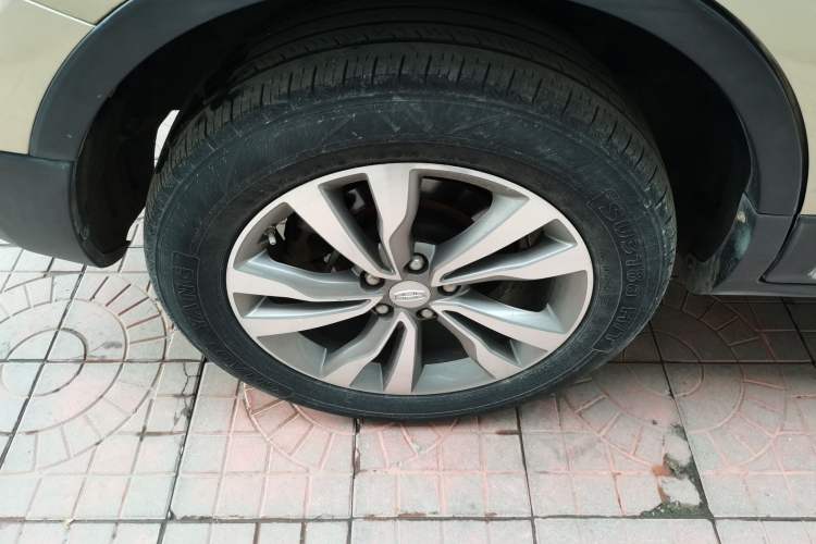 Used Geely Auto Emgrand X7 Sport 2016 1.8TD Automatic Smart Connectivity Version Right Rear Wheel Hub