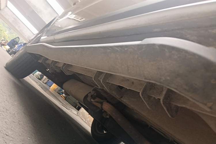 Used Geely Auto Emgrand X7 Sport 2016 1.8TD Automatic ZhiShang Model Right Side Sill