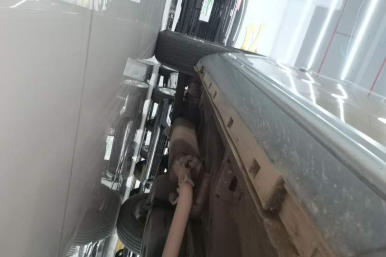 Used Geely Auto Emgrand X7 Sport 2016 1.8TD Automatic Smart Connectivity Version Right Side Sill