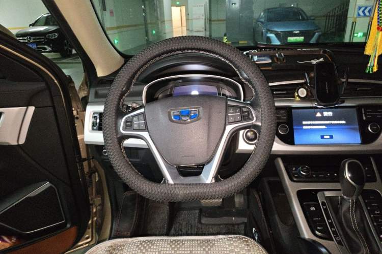 Used Geely Auto Emgrand X7 Sport 2016 1.8TD Automatic All-Wheel Drive Smart Version Steering Wheel