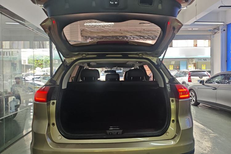 Used Geely Auto Emgrand X7 Sport 2016 1.8TD Automatic ZhiShang Model Trunk