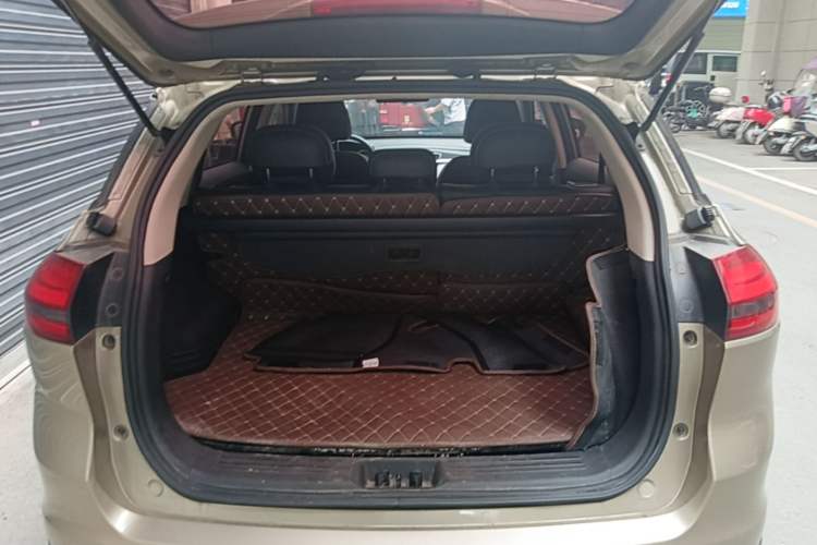 Used Geely Auto Emgrand X7 Sport 2016 1.8TD Automatic ZhiShang Model Trunk