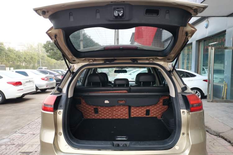 Used Geely Auto Emgrand X7 Sport 2016 1.8TD Automatic Smart Connectivity Version Trunk