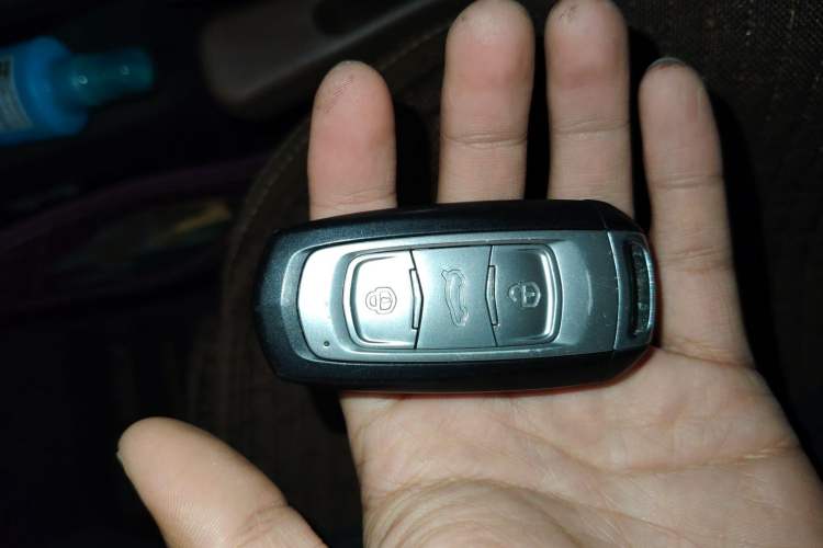 Used Geely Auto Emgrand X7 Sport 2016 1.8TD Automatic ZhiZun Version Vehicle Key