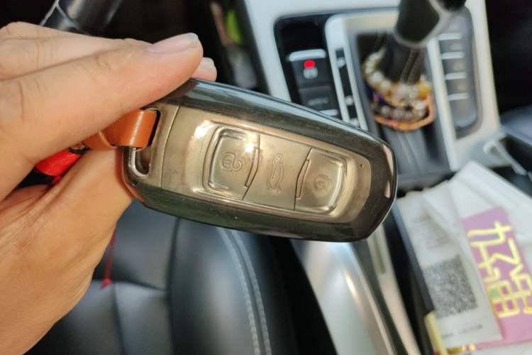 Used Geely Auto Emgrand X7 Sport 2016 1.8TD Automatic Smart Connectivity Version Vehicle Key