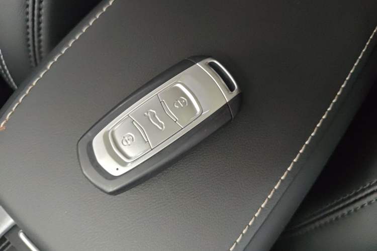 Used Geely Auto Emgrand X7 Sport 2016 1.8TD Automatic ZhiShang Model Vehicle Key