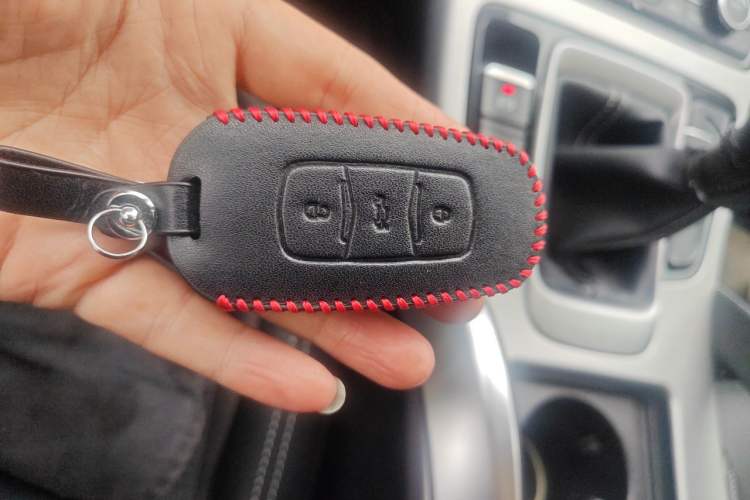 Used Geely Auto Emgrand X7 Sport 2016 2.0L Manual Smart Connect Version Vehicle Key