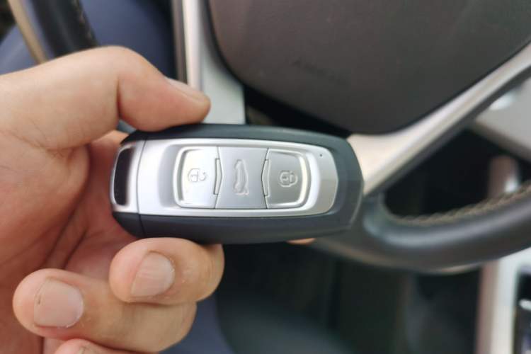 Used Geely Auto Emgrand X7 Sport 2016 1.8TD Automatic Smart Connectivity Version Vehicle Key