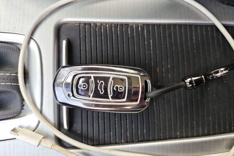 Used Geely Auto Emgrand X7 Sport 2016 1.8TD Automatic Smart Connectivity Version Vehicle Key