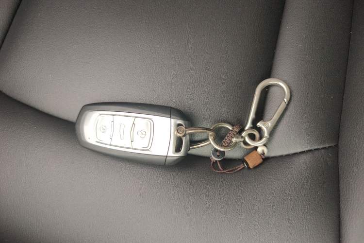 Used Geely Auto Emgrand X7 Sport 2016 1.8TD Automatic ZhiShang Model Vehicle Key