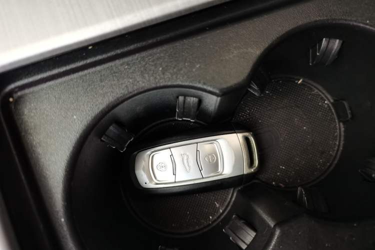 Used Geely Auto Emgrand X7 Sport 2016 1.8TD Automatic Smart Connectivity Version Vehicle Key
