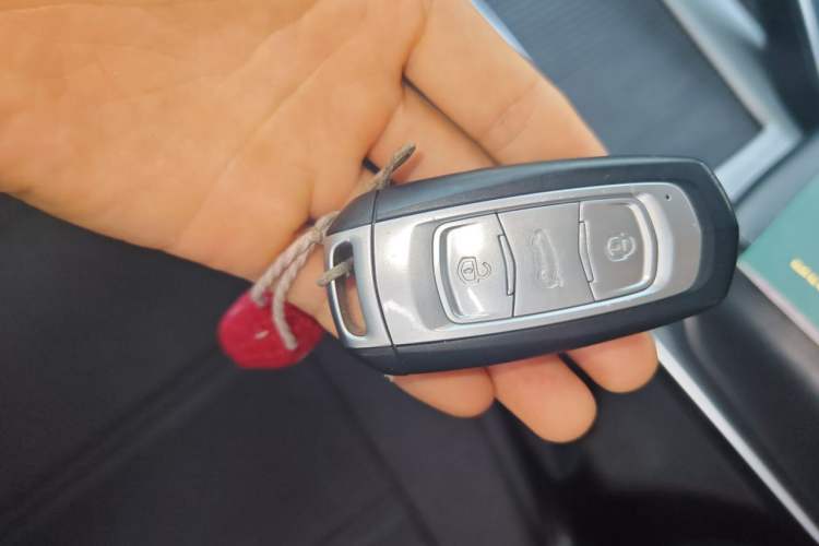Used Geely Auto Emgrand X7 Sport 2016 1.8TD Automatic Smart Connectivity Version Vehicle Key