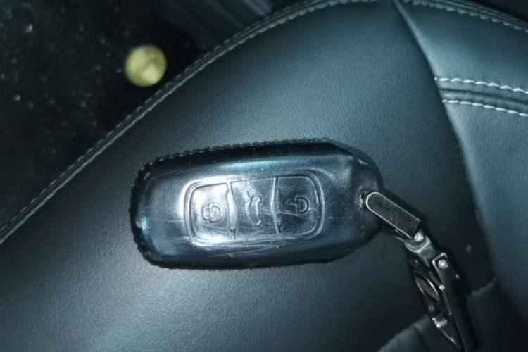 Used Geely Auto Emgrand X7 Sport 2016 1.8TD Automatic Smart Connectivity Version Vehicle Key