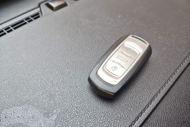 Used Geely Auto Emgrand X7 Sport 2016 2.0L Manual ZhiShang Version Vehicle Key