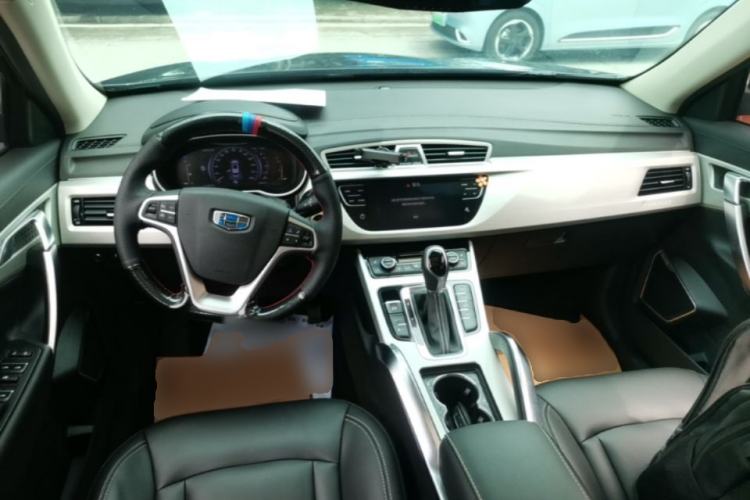 Used Geely Auto Emgrand X7 Sport 2018 1.8TD Automatic Two-Wheel Drive Smart 4G Connected Version Center Console