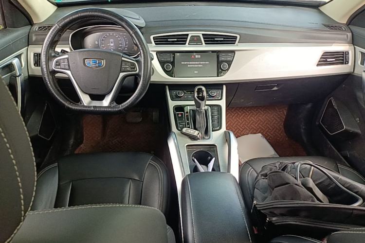Used Geely Auto Emgrand X7 Sport 2018 1.8TD Automatic Two-Wheel Drive Smart Connect 4G Internet Edition Center Console