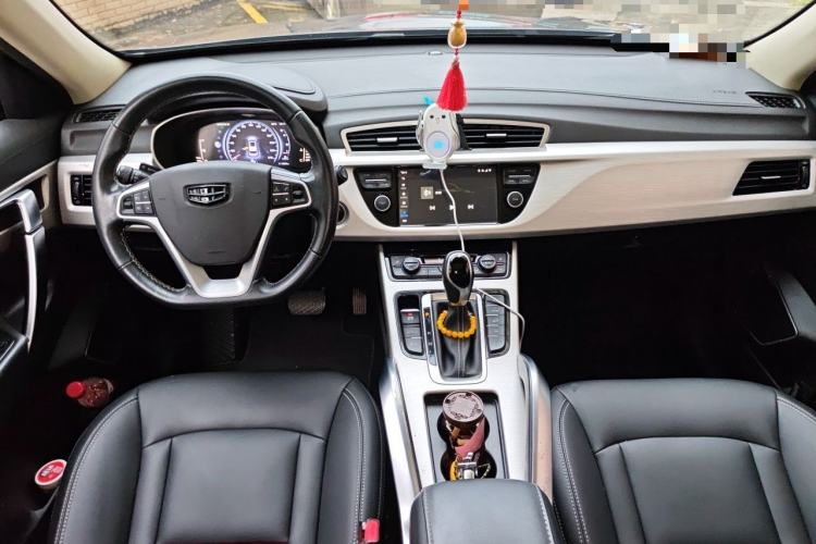 Used Geely Auto Emgrand X7 Sport 2018 1.8TD Automatic Two-Wheel Drive Smart Connect 4G Internet Edition Center Console