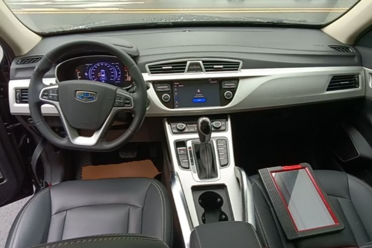 Used Geely Auto Emgrand X7 Sport 2018 1.8TD Automatic Two-Wheel Drive Smart Connect 4G Internet Edition Center Console