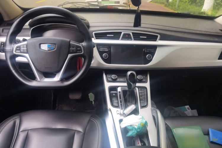 Used Geely Auto Emgrand X7 Sport 2018 Revised Version 1.8TD Automatic Two-Wheel Drive Smart Connectivity 4G-Enabled Edition Center Console
