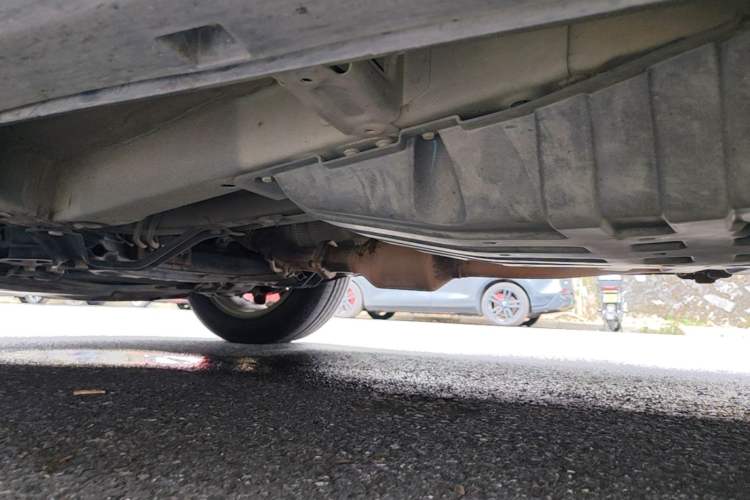 Used Geely Auto Emgrand X7 Sport 2018 1.8TD Automatic Two-Wheel Drive Smart Connect 4G Internet Edition Chassis Front Left