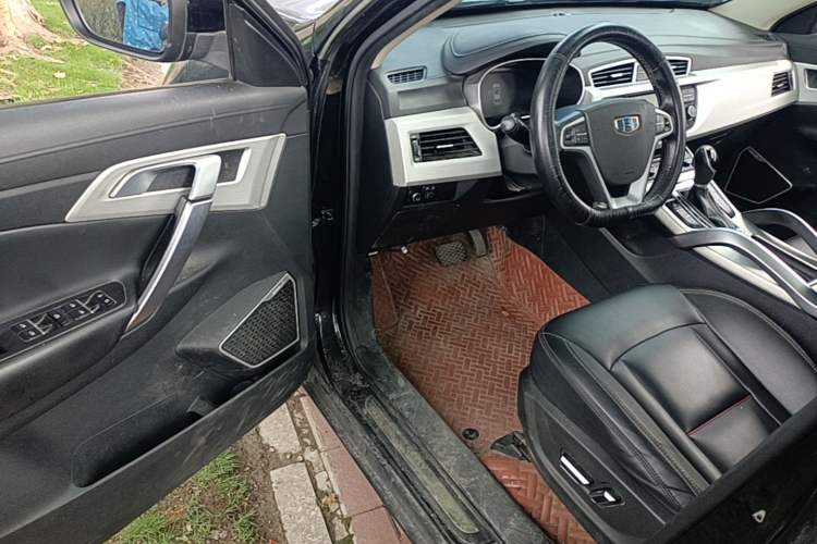 Used Geely Auto Emgrand X7 Sport 2018 1.8TD Automatic Two-Wheel Drive Smart Connect 4G Internet Edition Driver Seat