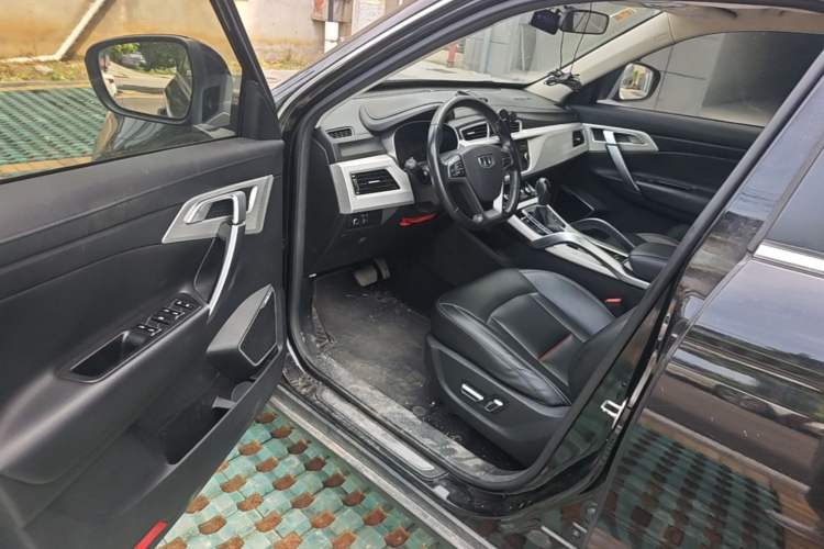 Used Geely Auto Emgrand X7 Sport 2018 1.8TD Automatic Two-Wheel Drive Smart Connect 4G Internet Edition Driver Seat