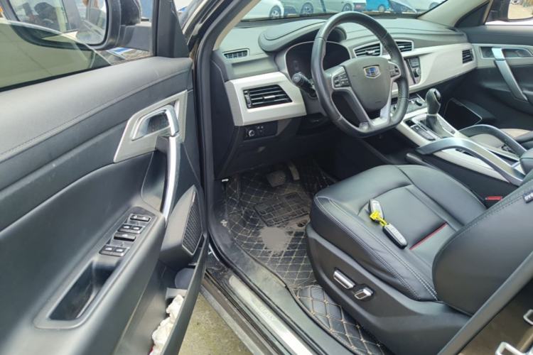 Used Geely Auto Emgrand X7 Sport 2018 1.8TD Automatic Two-Wheel Drive Smart Connect 4G Internet Edition Driver Seat