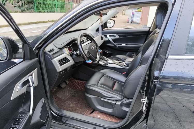 Used Geely Auto Emgrand X7 Sport 2018 1.8TD Automatic Two-Wheel Drive Smart Connect 4G Internet Edition Driver Seat