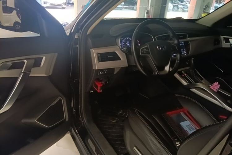 Used Geely Auto Emgrand X7 Sport 2018 1.8TD Automatic Two-Wheel Drive Smart Connect 4G Internet Edition Driver Seat