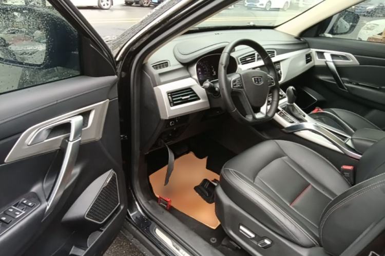 Used Geely Auto Emgrand X7 Sport 2018 1.8TD Automatic Two-Wheel Drive Smart Connect 4G Internet Edition Driver Seat