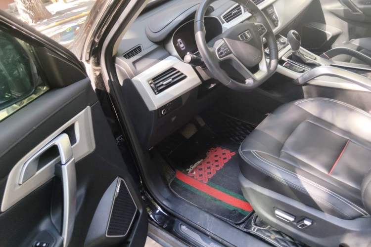 Used Geely Auto Emgrand X7 Sport 2018 1.8TD Automatic Two-Wheel Drive Smart Connect 4G Internet Edition Driver Seat