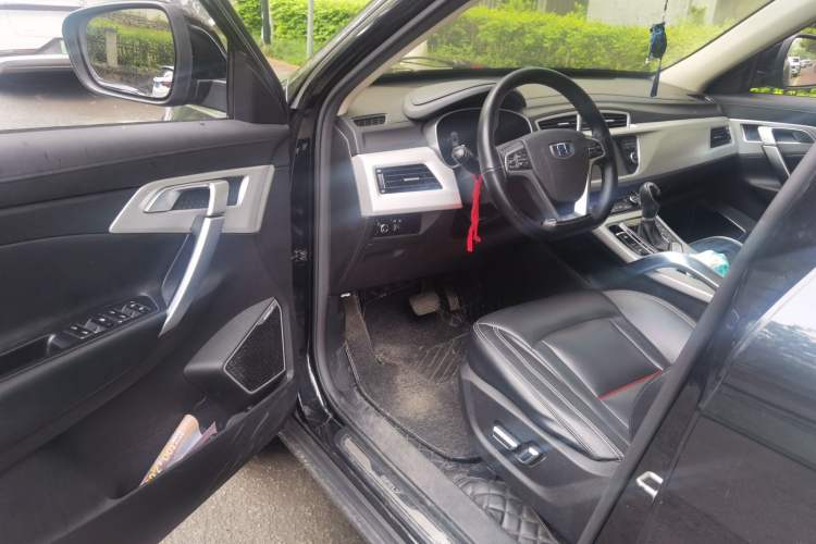 Used Geely Auto Emgrand X7 Sport 2018 Revised Version 1.8TD Automatic Two-Wheel Drive Smart Connectivity 4G-Enabled Edition Driver Seat