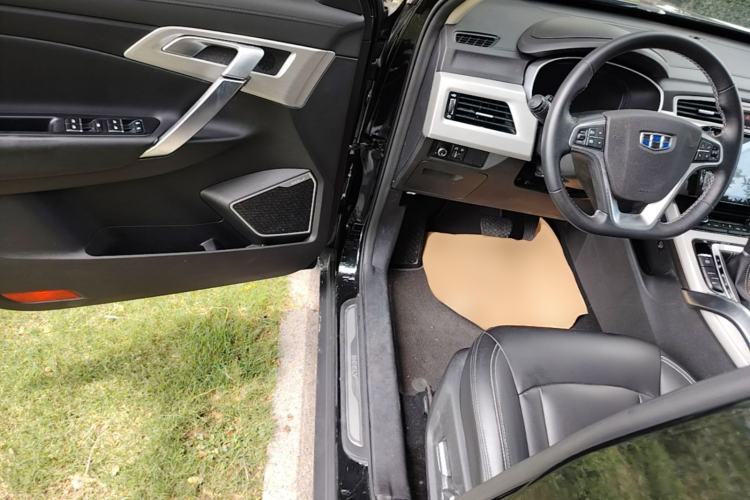 Used Geely Auto Emgrand X7 Sport 2018 1.8TD Automatic Two-Wheel Drive Smart Connect 4G Internet Edition Driver Seat