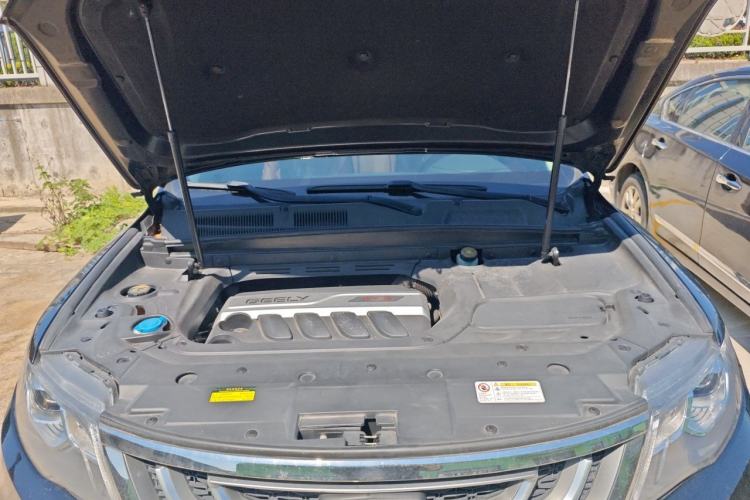 Used Geely Auto Emgrand X7 Sport 2018 1.8TD Automatic Two-Wheel Drive ZhiZun Model with 4G Connectivity Engine Bay