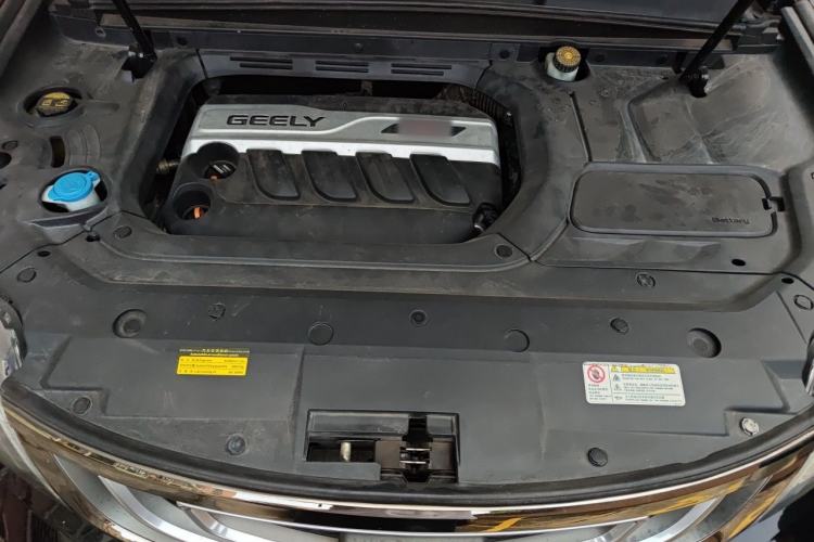 Used Geely Auto Emgrand X7 Sport 2018 1.8TD Automatic Two-Wheel Drive Smart Connect 4G Internet Edition Engine Bay