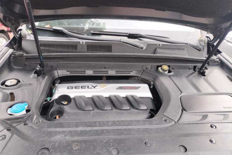 Used Geely Auto Emgrand X7 Sport 2018 1.8TD Automatic Two-Wheel Drive Smart Connect 4G Internet Edition Engine Bay
