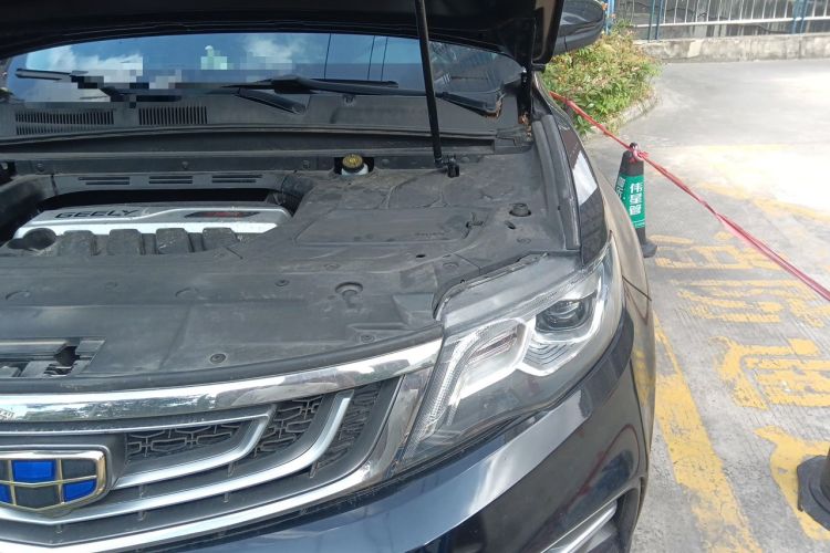 Used Geely Auto Emgrand X7 Sport 2018 1.8TD Automatic Two-Wheel Drive Smart Connect 4G Internet Edition Engine Bay Left