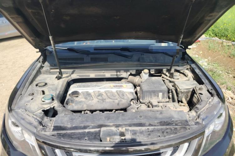 Used Geely Auto Emgrand X7 Sport 2018 Revised Version 1.8TD Automatic Two-Wheel Drive Smart Connectivity 4G-Enabled Edition Engine Bay
