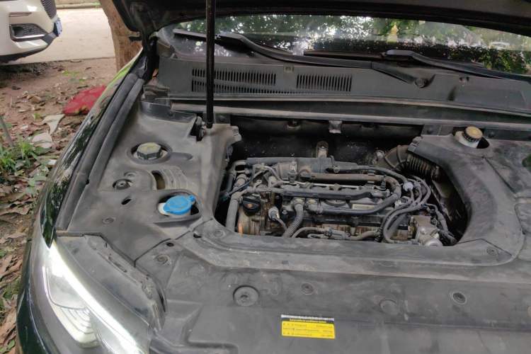Used Geely Auto Emgrand X7 Sport 2018 1.8TD Automatic Two-Wheel Drive Smart Connect 4G Internet Edition Engine Bay Right