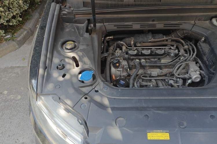 Used Geely Auto Emgrand X7 Sport 2018 1.8TD Automatic Two-Wheel Drive Zhiya Model Engine Bay Right