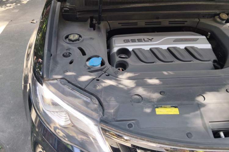 Used Geely Auto Emgrand X7 Sport 2018 1.8TD Automatic Two-Wheel Drive Smart Connect 4G Internet Edition Engine Bay Right
