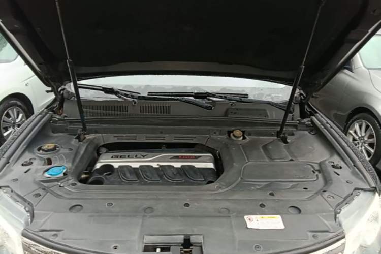 Used Geely Auto Emgrand X7 Sport 2018 1.8TD Automatic Two-Wheel Drive Smart Connect 4G Internet Edition Engine Bay