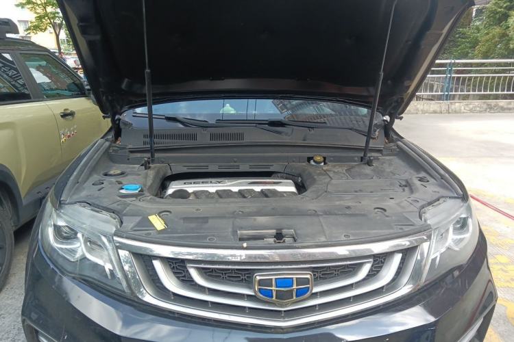Used Geely Auto Emgrand X7 Sport 2018 1.8TD Automatic Two-Wheel Drive Smart Connect 4G Internet Edition Engine Bay