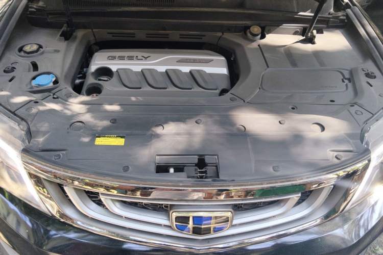 Used Geely Auto Emgrand X7 Sport 2018 1.8TD Automatic Two-Wheel Drive Smart Connect 4G Internet Edition Engine Bay